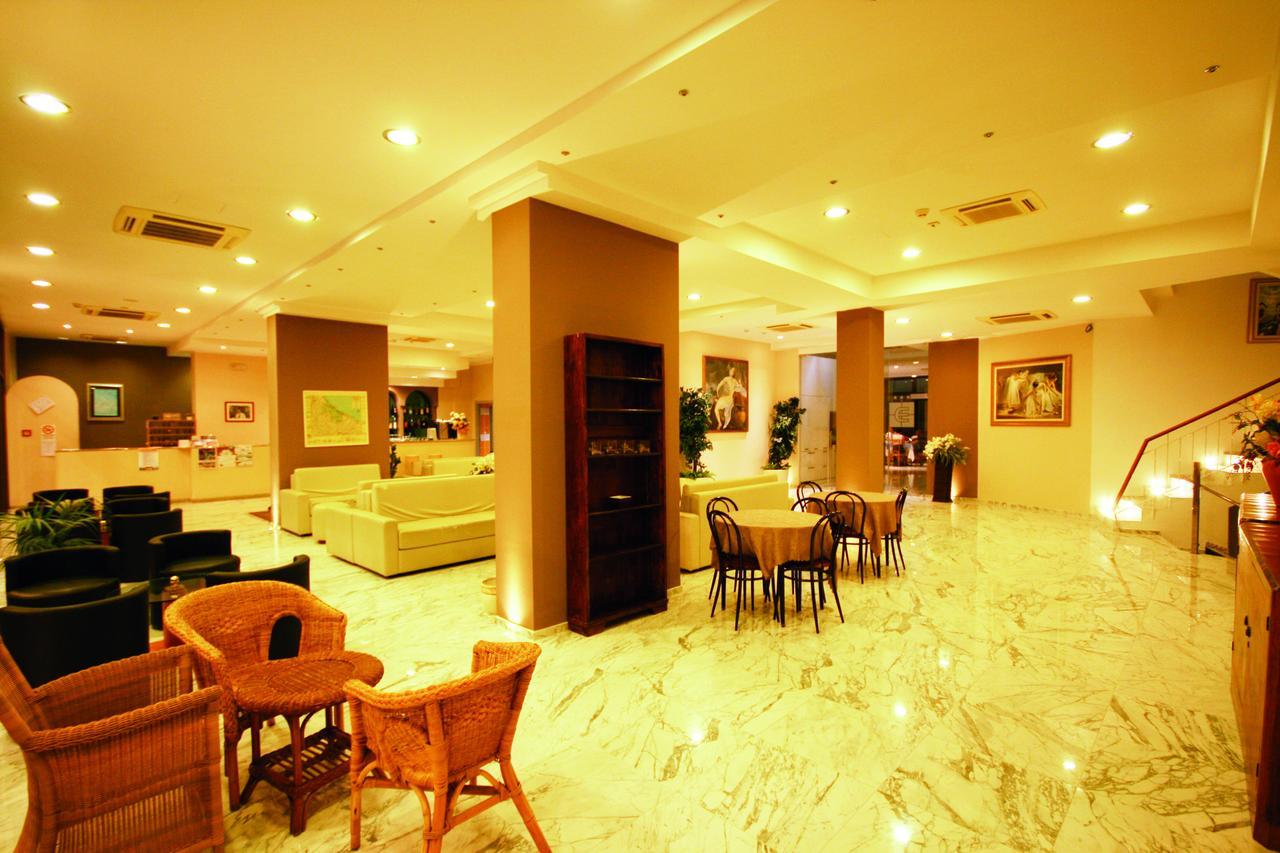 Hotel Excelsior Cattolica Exterior photo