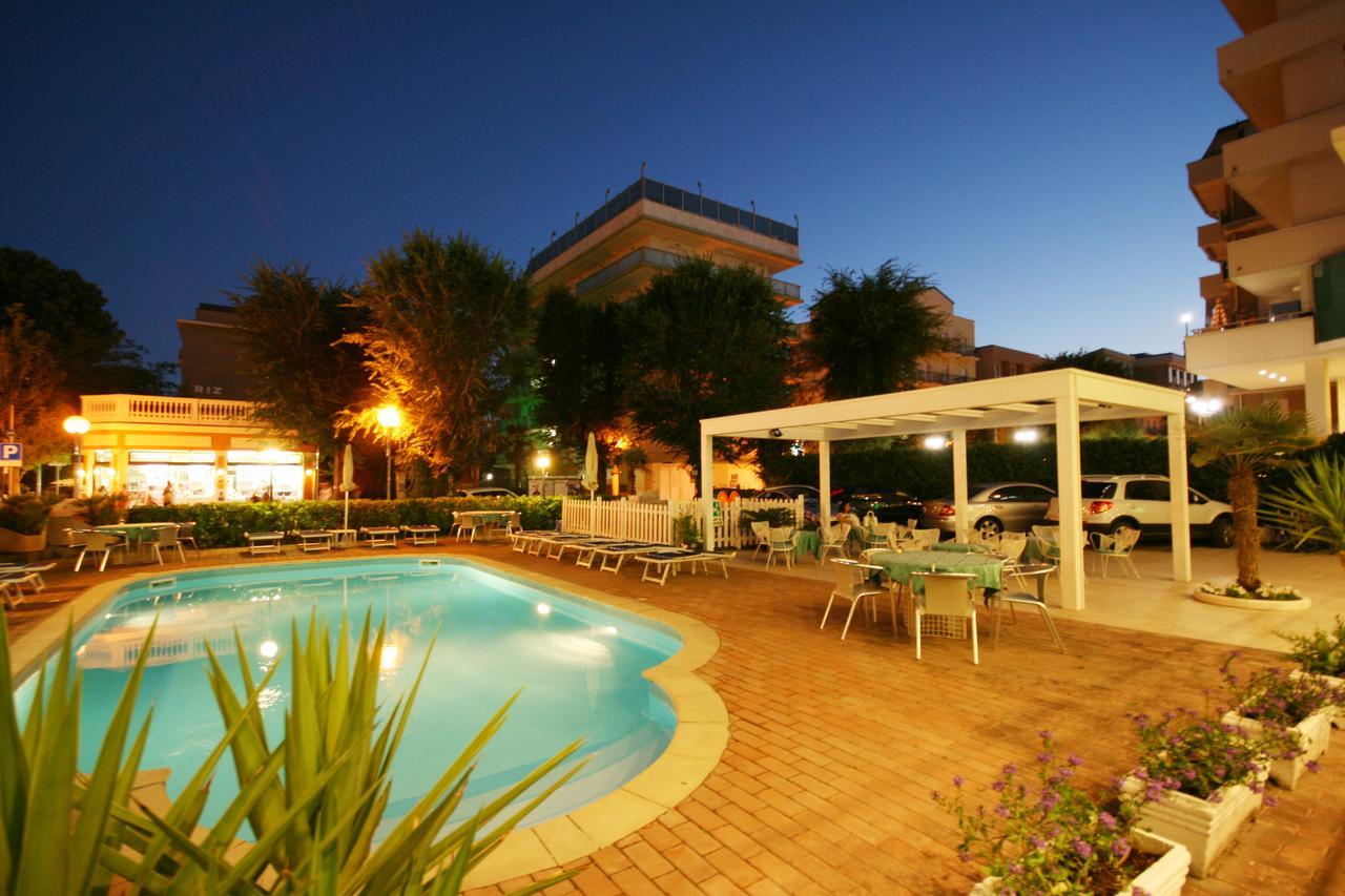 Hotel Excelsior Cattolica Exterior photo